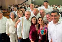 Sergio Salomón asiste al informe de AMLO en Campeche Salomón