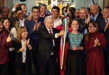 AMLO entrega bastón de mando a Claudia Sheinbaum Sheinbaum