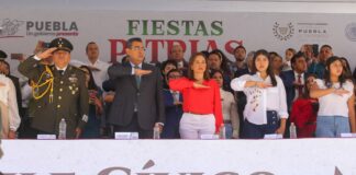 Sergio Salomón encabeza el Desfile Cívico Militar