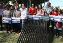 Paola Angon entrega 650 calentadores solares a familias cholultecas