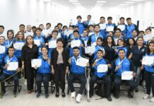 Lilia Cedillo entrega becas a medallistas de Universiada Nacional 2023 becas