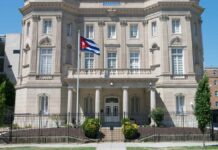 Atacan con bombas molotov la embajada de Cuba en EU Bombas molotov