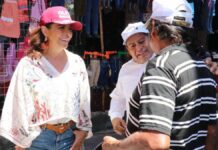 Olivia Salomón visita el Mercado Revolución en Izúcar de Matamoros