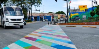 Pintan pasos peatonales del Bulevar 5 de Mayo pasos