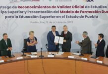 Sergio Salomón llama a reforzar valores a jóvenes poblanos
