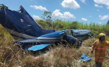 Jet tripulado se sale de pista y choca en aeropuerto de Veracruz Lencero