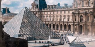 Cierran museo de Louvre y Versalles por amenaza de bomba Louvre