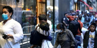 Vuelos gratis a migrantes que deseen abandonar NY voluntariamente NY