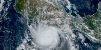 Otis se intensifica rápidamente a huracán categoría 2; cierran puertos Otis