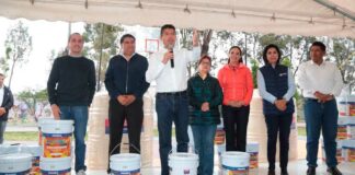 Rivera entrega 370 cubetas de pintura vinílica a comunidades vecinales Rivera
