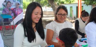 Voluntariado del Congreso entrega 77 lentes en Izúcar Voluntariado