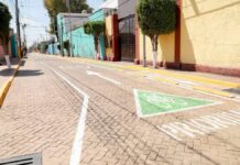 Entrega Mundo Tlatehui obras de mejoras viales