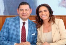 Alejandro Armenta se reúne y reconoce trabajo de Olivia Salomón Armenta