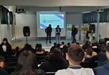 Comuna imparte talleres de movilidad a estudiantes Conalep