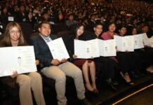 Sergio Salomón entrega más de 7 mil títulos a egresados del CECyTE