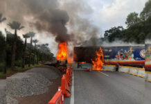 Cierran autopista México-Cuernavaca por incendio de tráiler Incendio