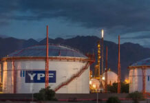 Javier Milei, firme con privatizar petrolera y medios públicos de Argentina Privatizar YPF
