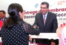 Gobernador entrega mil 484 nombramientos definitivos a docentes de Puebla Salomón