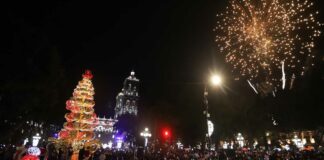 Puebla capital se ilumina con árbol de Navidad árbol