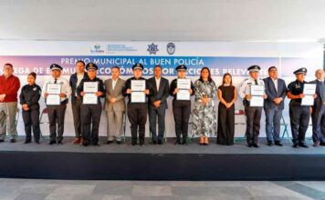 Tlatehui entrega estímulos y reconocimientos a policías reconocimientos