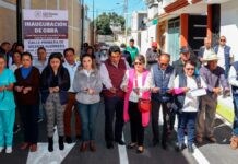 Angon entrega en Momoxpan rehabilitación de calle con rezago de 35 años Angon