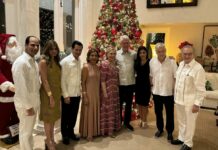 Peña Nieto reaparece junto a la familia Clinton