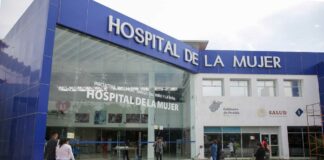 Sergio Salomón supervisa obras en Hospital de la Mujer Hospital