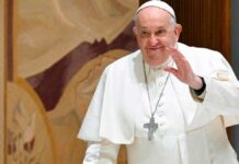 Papa Francisco pide no olvidar esencia de la Navidad, ante consumismo Navidad