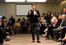 Rivera sostiene primer encuentro ciudadano con ‘Diálogos por la Democracia’ Rivera