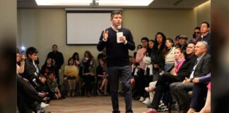 Rivera sostiene primer encuentro ciudadano con ‘Diálogos por la Democracia’ Rivera