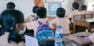 Un millón de estudiantes en Puebla estrenarán uniformes y calzado alumnos