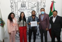 Entrega Voluntariado del Congreso reconocimientos a alumnos del Instituto de Artes Visuales
