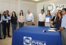 Lalo Rivera se registra como precandidato a la gubernatura por el PAN