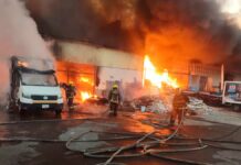 Incendio de fábrica moviliza a autoridades en Parque Industrial 5 de Mayo Incendio