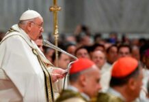 Papa celebra misa del gallo en basílica de San Pedro papa