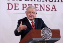 AMLO acusa de “guerra sucia” tras accidente del tren México-Toluca Andrés Manuel López Obrador