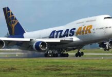 Tras falla en motor, Boeing 737 aterriza de emergencia en Miami