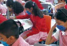 Regresa uso obligatorio de cubrebocas a escuelas de Bolivia