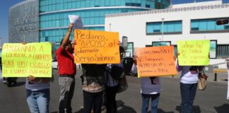 Bloquean bulevar 5 de Mayo por desaparición de Guillermo Raúl López