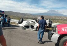 Choque en la Siglo XXI deja dos muertos y siete heridos