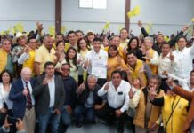 Lalo Rivera recibe constancia del PRD como candidato a la gubernatura