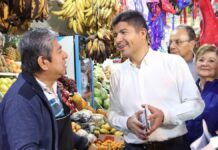 Lalo Rivera visita el mercado 16 de Mayo La Purísima