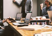 España busca reducir la jornada laboral a 37,5 horas semanales España