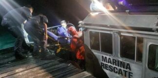Rescatan a desaparecidos de naufragio en Isla Mujeres; se reportan muertos