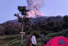 Entra en erupción el Monte Merapi en Indonesia