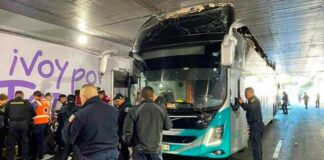 Autobús de dos pisos choca en túnel CDMX; hay 16 poblanos lesionados Autobús