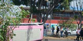 Conductor de transporte público causa accidente en Tierra y Libertad; hay 8 lesionados Conductor