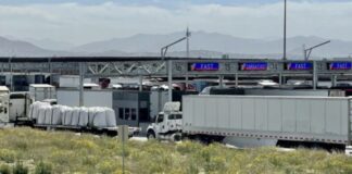 Por crisis migratoria, EU cerraría cruces de carga con México