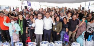 Mundo Tlatehui entrega apoyos alimentarios “De la Mano Contigo”