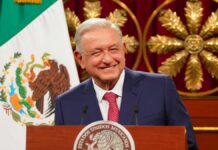 AMLO presenta sus 20 reformas constitucionales